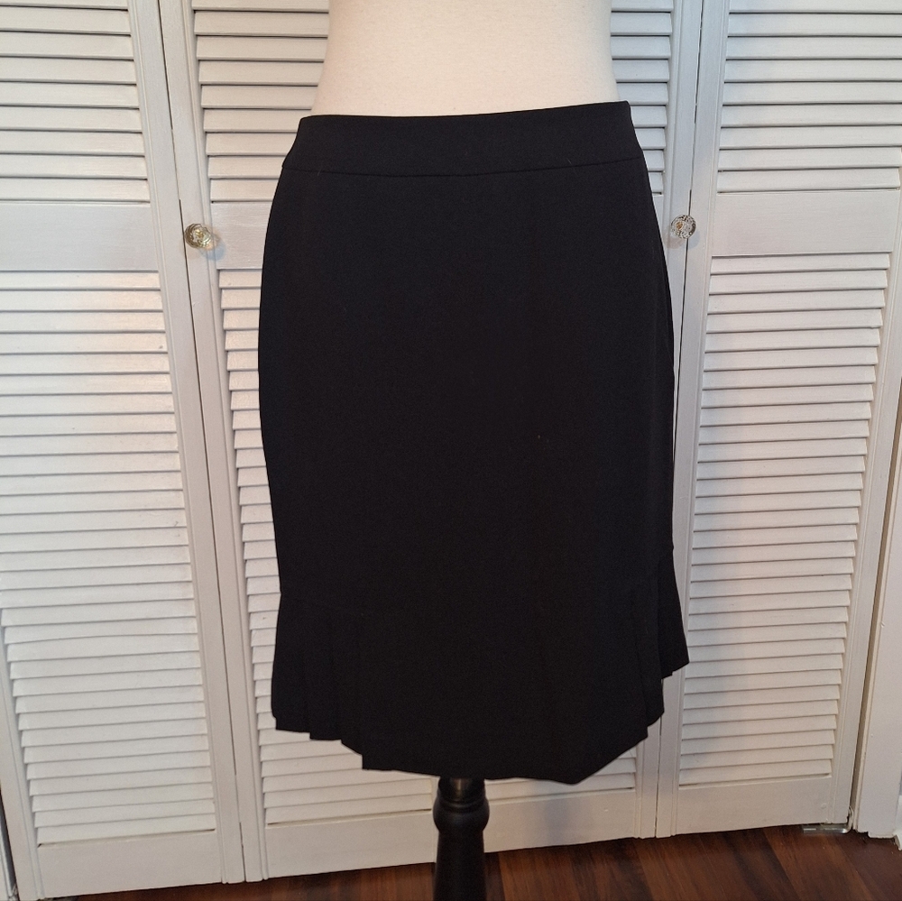 Tahari black pencil pleated skirt sz 4P *K - Picture 2 of 10